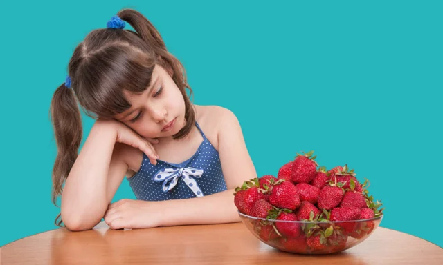 Avoiding foods that cause allergies in children
