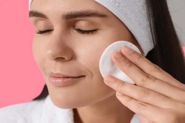 Preparing the skin before using the serum