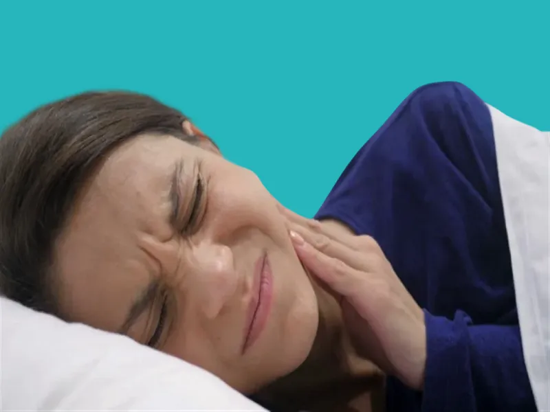 الصداع و الالم في الفك من اعراض الضغط على الاسنان اثناء النوم.