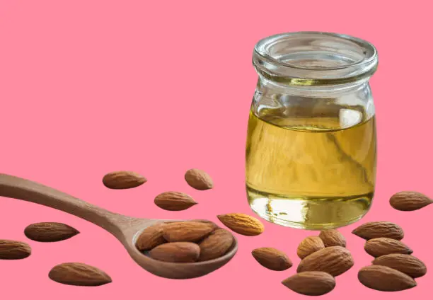 زيت اللوز الحلو لعلاج تساقط الشعر اثناء الحمل