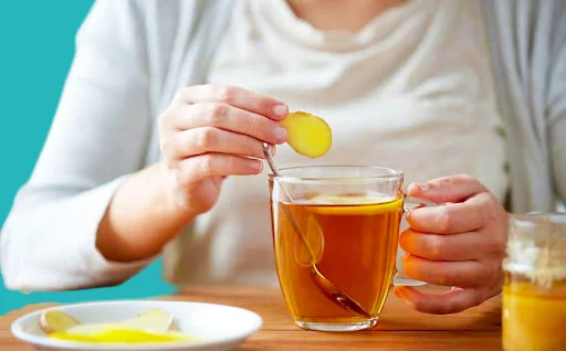 شرب شاي الزنجبيل من طرق علاج التهاب الحنجرة المزمن