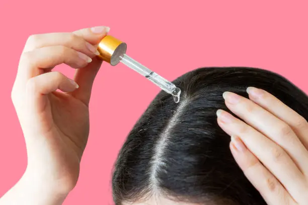 زيت جوز الهند لترطيب فروة الشعر