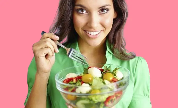 دور التغذية في صحة الشعر