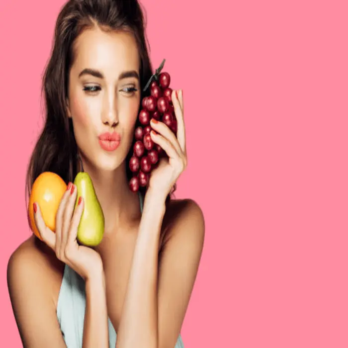 Natural fruit blends to exfoliate and deeply cleanse the skin 