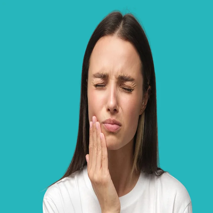 what is the difference between oral thrush and tongue cancer? 