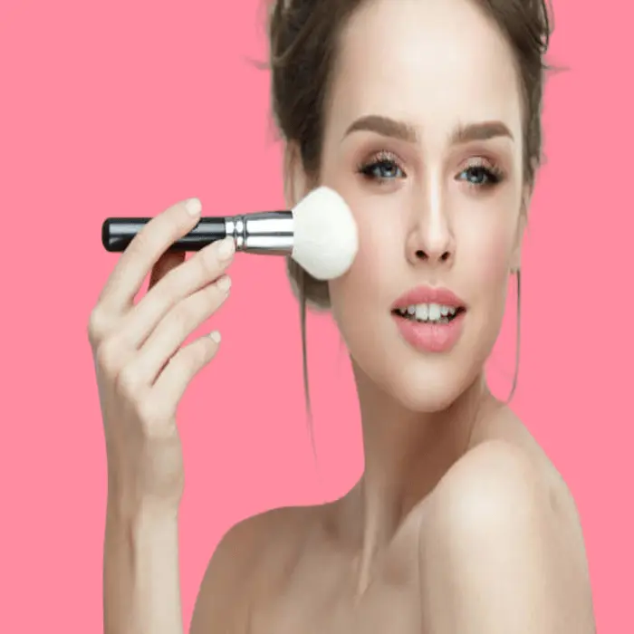 اهمية العناية بالبشرة في الحفاظ على المكياج طول اليوم 