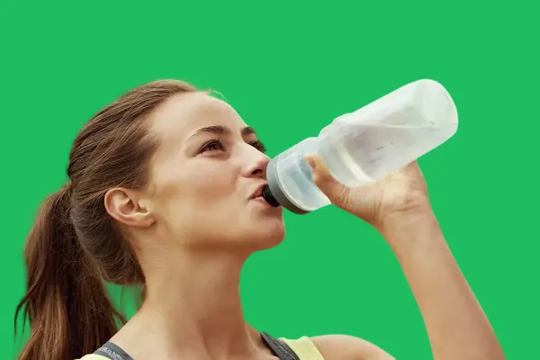 Drinking water to reduce neck and chin fat