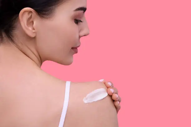 Moisturizing the body after a Moroccan bath