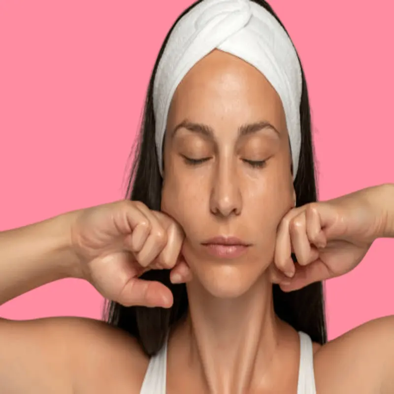 The most important benefits of facial massage for treating smile lines 