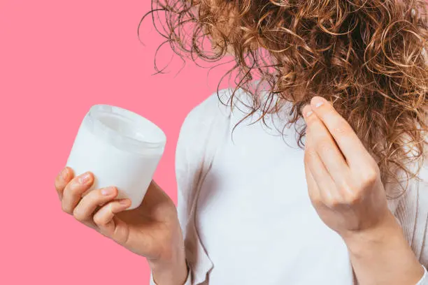 الفرق بين البروتين والكيراتين للشعر