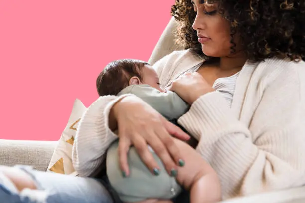 قلة ادرار اللبن بعد الولادة