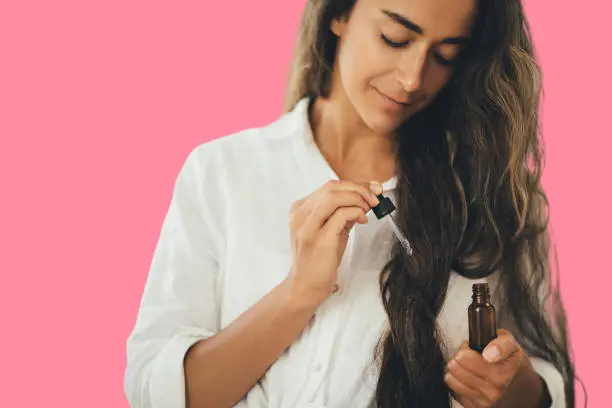 الزيوت الطبيعية لعلاج تساقط الشعر اثناء الحمل