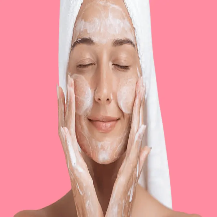 The best way to wash sensitive skin without stripping it of its moisture 