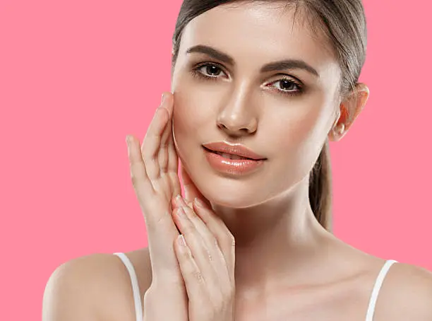 Coconut oil for moisturizing the skin