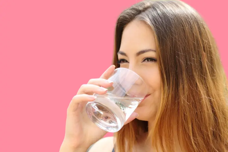 The effect of nutrition and lack of water intake on sensitive skin