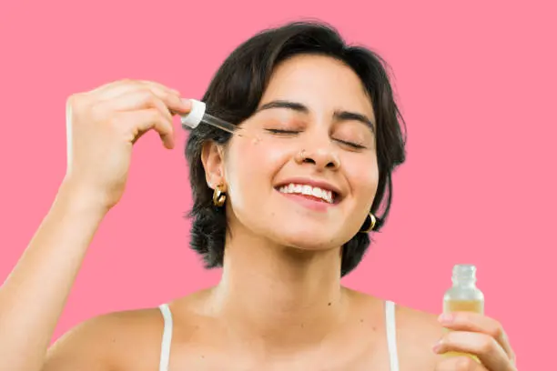 The importance of sweet almond oil for moisturizing the skin