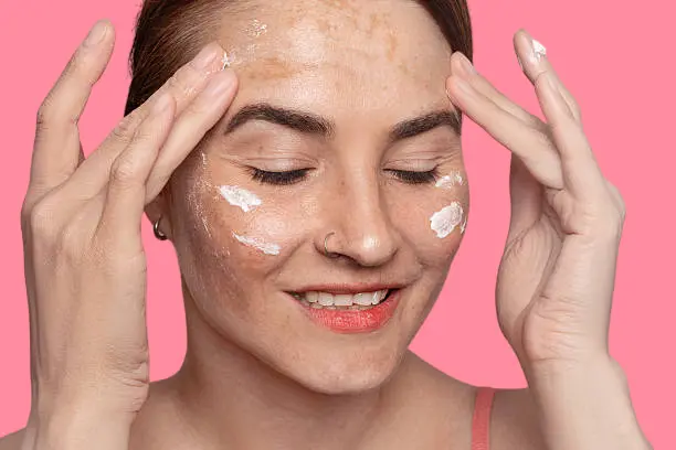 Treating skin pigmentation with natural methods