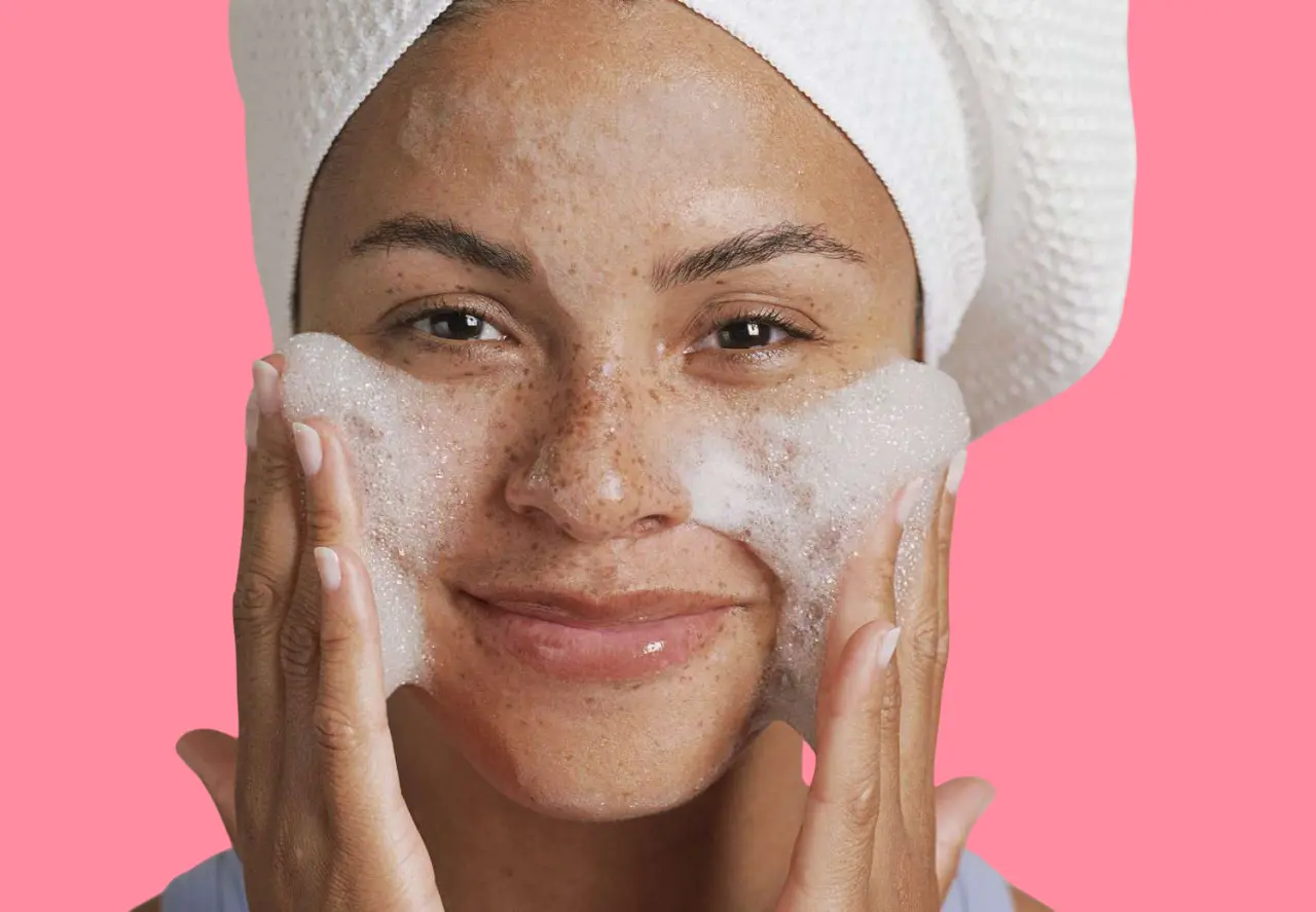 Daily habits that harm the skin
