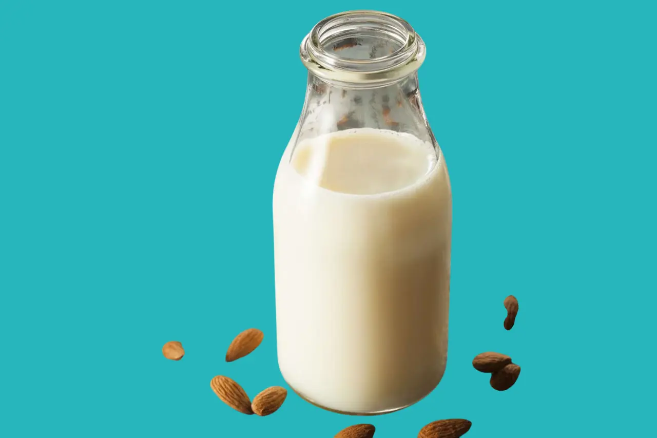 حليب اللوز لتقليل الانتفاخ