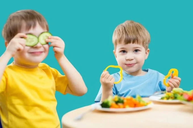 The food is varied in shapes and colors to stimulate the child's appetite