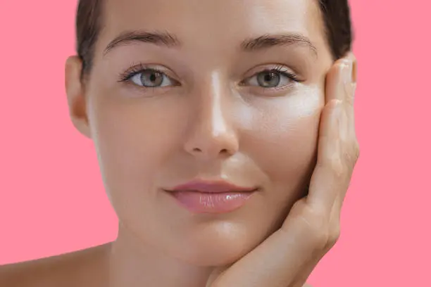 فوائد الكيوي في ترطيب البشرة