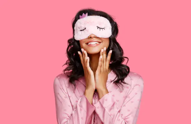 النوم الكافي للبشرة