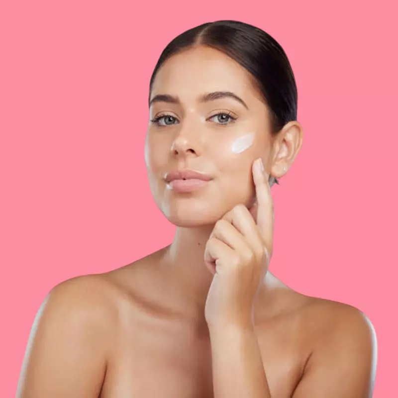 طريقة اختيار واقي الشمس المناسب لمنطقة العينين 