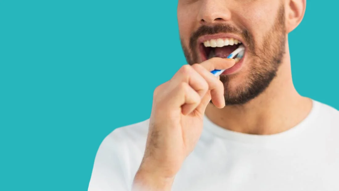 غسيل الاسنان للوقاية من الخراج 