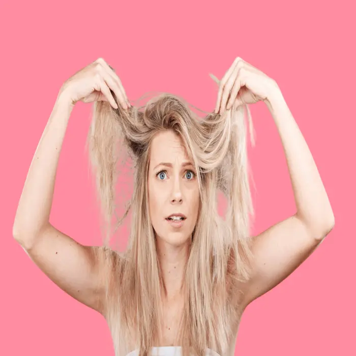 8 ماسكات طبيعية لعلاج الشعر التالف بعد الصيف 