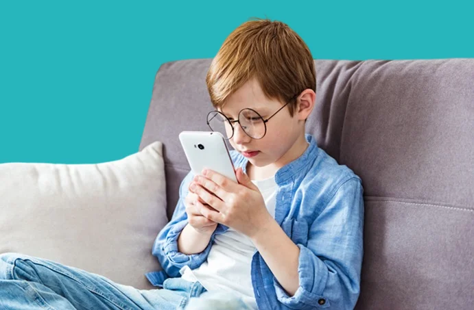 Using a phone at close range is one of the causes of nearsightedness in children